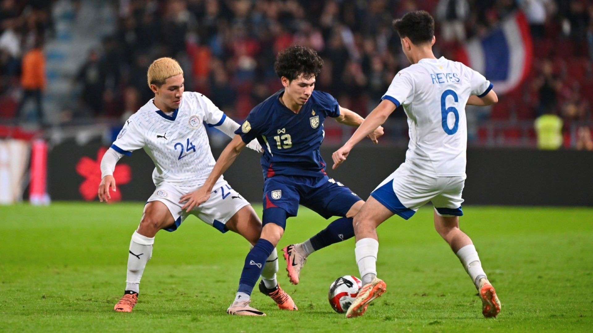 他帮助切尔 他帮助切尔