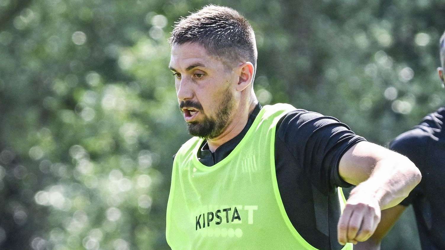 挥洒汗水的 挥洒汗水的